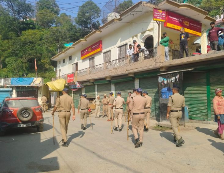 थराली में किशोरी से दुष्कर्म का मामला, क्षेत्र में फिर तनाव, मौके पर भारी पुलिस बल तैनात