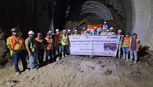 ऋषिकेश-कर्णप्रयाग रेल लाइन की गौचर में सुरंग आर-पार, निर्माण पूरा होने के बाद इंजीनीयरों में खुशी की लहर