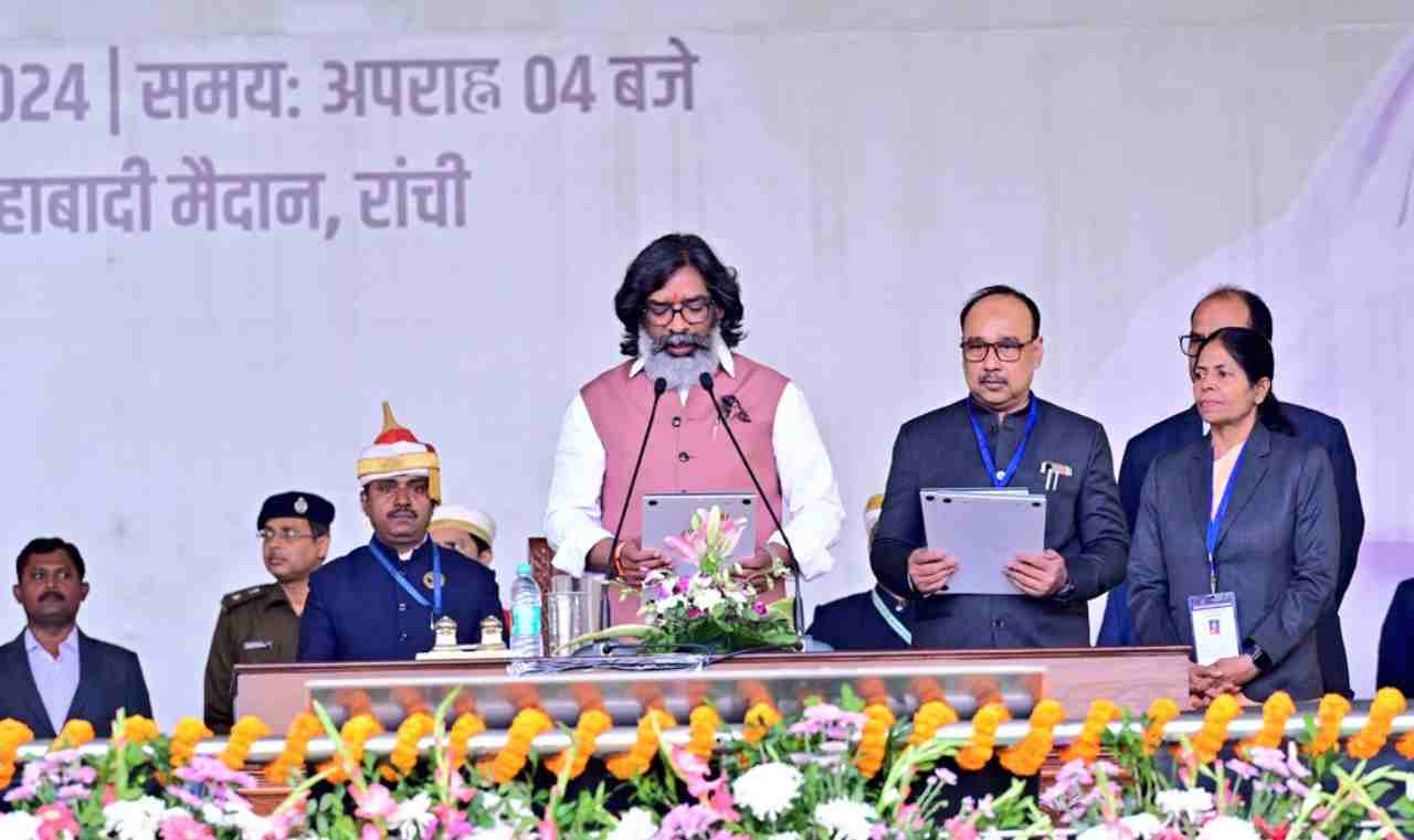 Hemant Soren became CM of Jharkhand for the fourth time, made two records