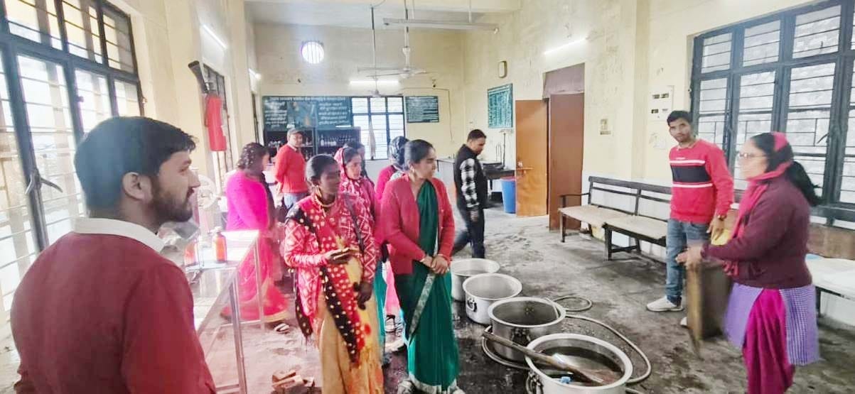 महिलाओं को दिया नैनो पैकेजिंग यूनिट का प्रशिक्षण