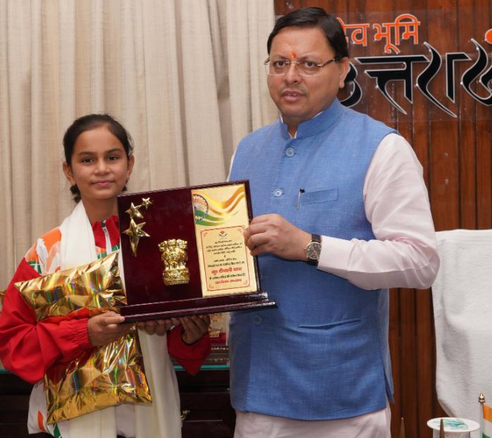 युवा मुक्केबाज ने सीएम से की मुलाकात, एशियाई मुक्केबाजी चैंपियनशिप में जीता था स्वर्ण पदक