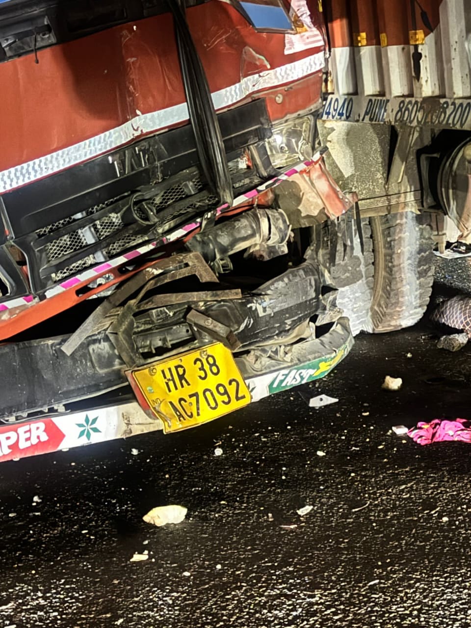 आशारोड़ी में एक दूसरे से टकराई छह गाड़ियां, एक व्यक्ति की मौत, कई घायल