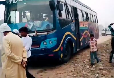 अल्मोड़ा हादसे में बाद पुलिस का एक्शन, ओवरलोड बस सीज, 51 की जगह 85 यात्री थे सवार