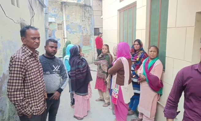 संदिग्ध परिस्थितियों में मिला 50 वर्षीय महिला का शव