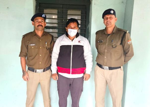 अल्मोड़ा हादसे की तस्वीर पर हैप्पी दिवाली लिख सोशल मीडिया पर किया पोस्ट, अब हुआ अरेस्ट