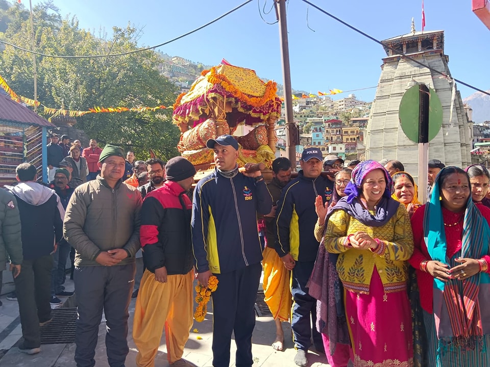 ज्योतिर्मठ मंदिर पहुंची आदि गुरु शंकराचार्य की गद्दी, श्रद्धालुओं ने किया भव्य स्वागत