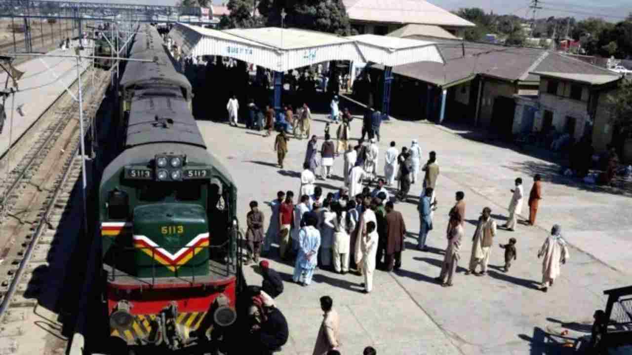 Massive bomb blast in Balochistan, at least 2 dead