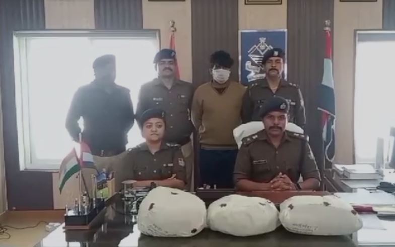 तस्कर गिरफ्तार