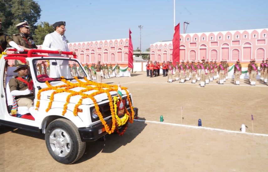 होमगार्ड्स एवं नागरिक सुरक्षा स्थापना दिवस : सीएम धामी ने किया रैतिक परेड का निरीक्षण