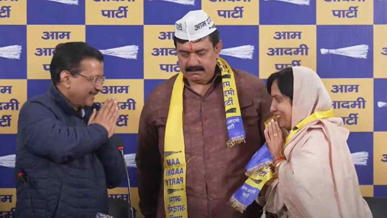 Delhi BJP councilor Kusum Lata joins AAP