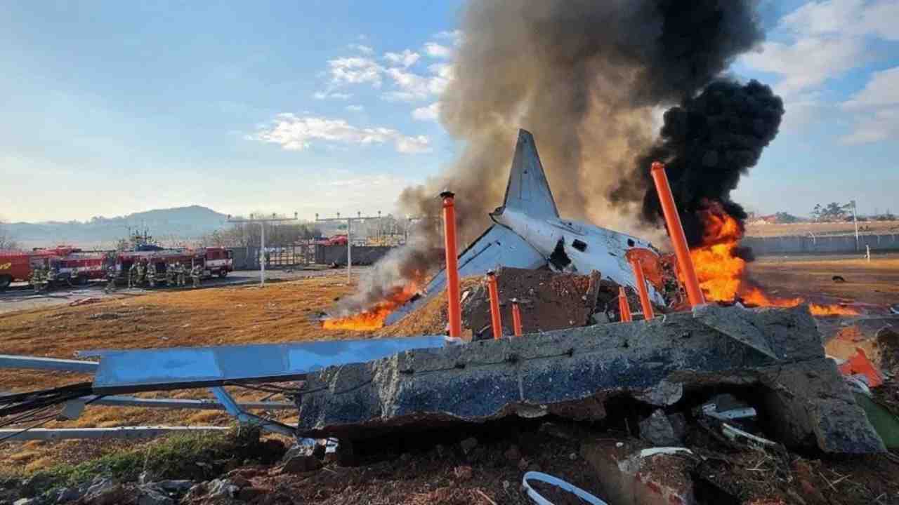 Plane crash in South Korea, 176 people died, figure may increase