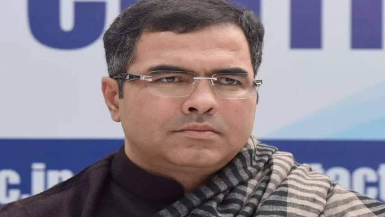 'I am not distributing liquor for free like Kejriwal', Pravesh Verma's counterattack on the allegation of distributing money