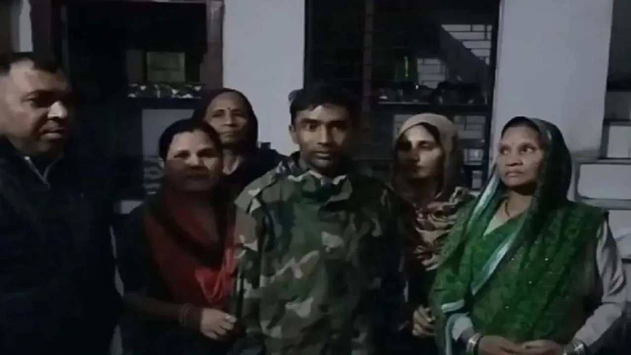 REAL STORY OF RAJU WHO RETURNED TO A FAMILY IN GHAZIABAD AFTER 31 YEARSraju-