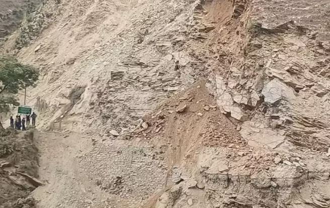 अल्मोड़ा हाईवे फिर बंद
