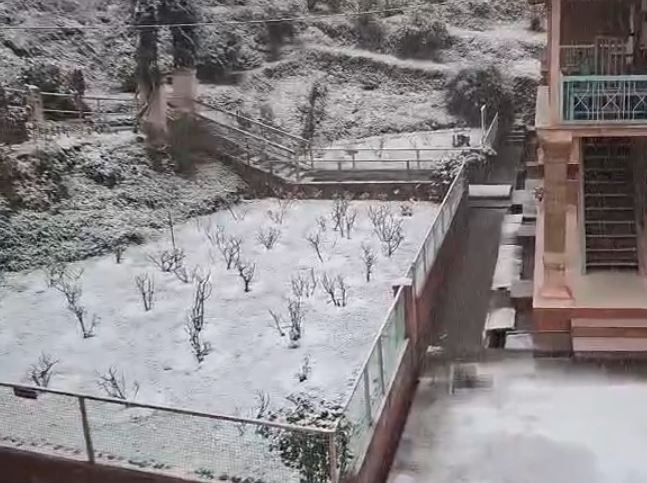 बर्फबारी