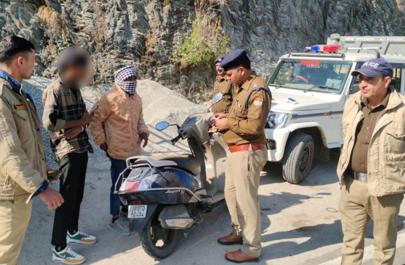 शराब पीकर वाहन वाहन दौड़ने वाले के खिलाफ पुलिस की सख्त, चार के DL किए जब्त