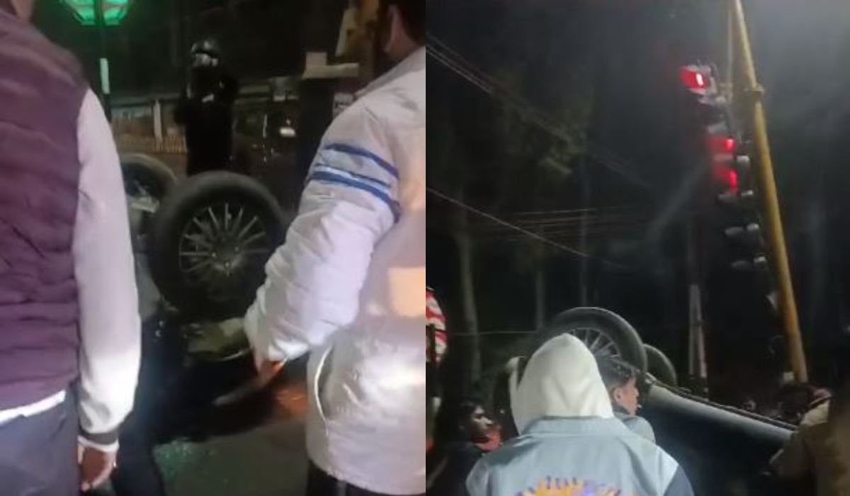 ONGC चौक के पास सड़क हादसा, डिवाइड से टकराकर फटा कार का टायर, तीन लोग घायल