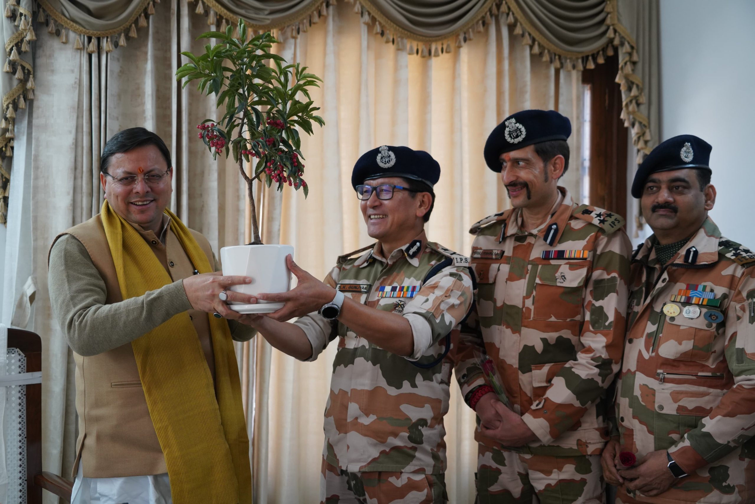 ITBP के अधिकारियों ने की सीएम धामी से मुलाकात