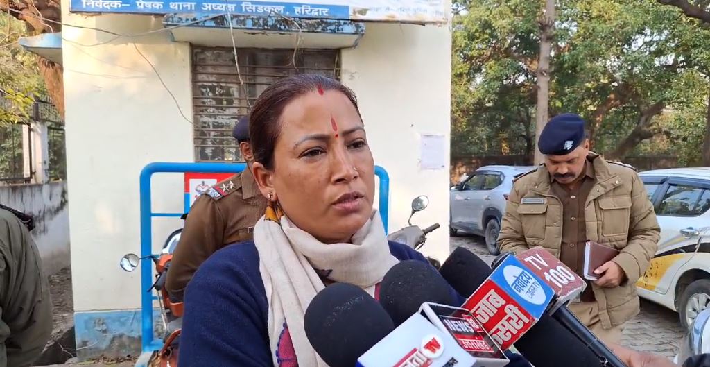 नाबालिग हॉकी खिलाड़ी के साथ दुष्कर्म करने वाले कोच की सेवा समाप्त, मंत्री ने की पीड़िता से मुलाकात