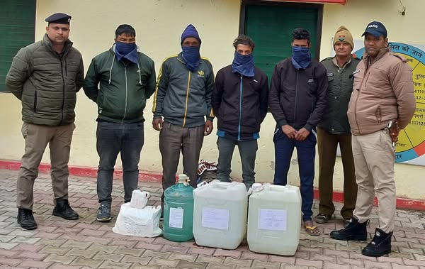 हरिद्वार में 100 लीटर कच्ची शराब के साथ चार तस्कर अरेस्ट