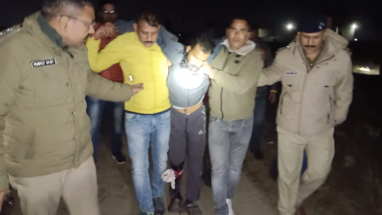 जेल से फरार आरोपी की पुलिस के साथ मुठभेड़,