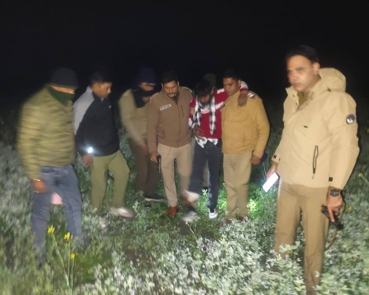 नशा तस्करों से पुलिस की मुठभेड़, बदमाश के पैर में लगी गोली, नशे की 900 कैप्सूल बरामद