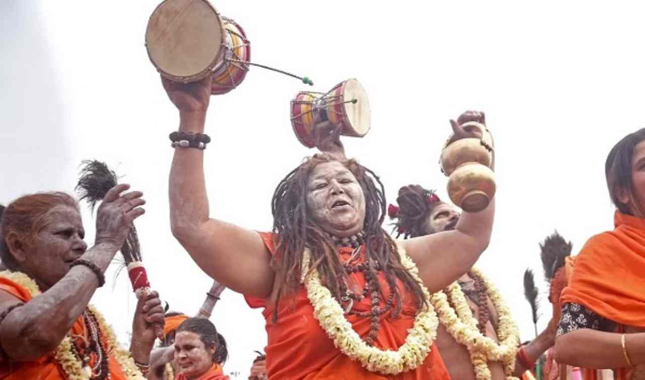 Maha Kumbh: Do female Naga Sadhus live without clothes? Know their mysterious world