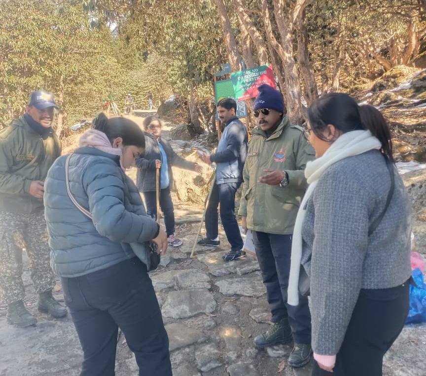 चोपता-तुंगनाथ ट्रैक पर शराब ले जाने वाले पर्यटकों के खिलाफ कार्यवाही, एक्शन मोड़ में आई पुलिस