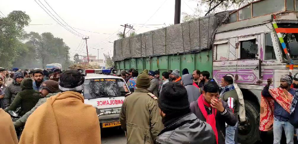दादी के दाह संस्कार का सामान लेने जा रहा था पोता, ट्रक ने कुचला, मौत