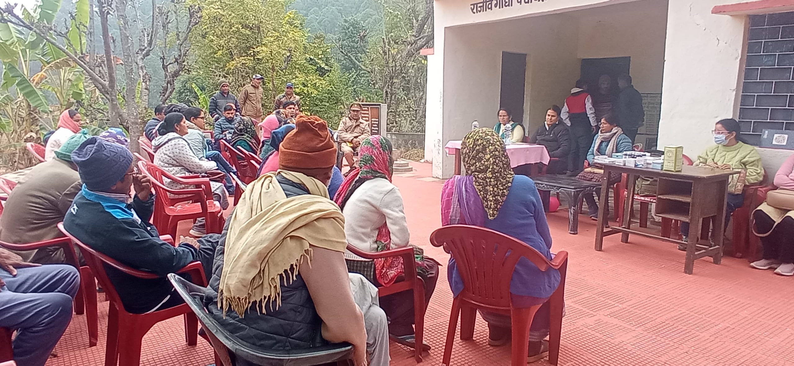 ग्रामीणों ने प्रशासन के सामने रखी अपनी समस्याएं, जल्द समाधान का दिया