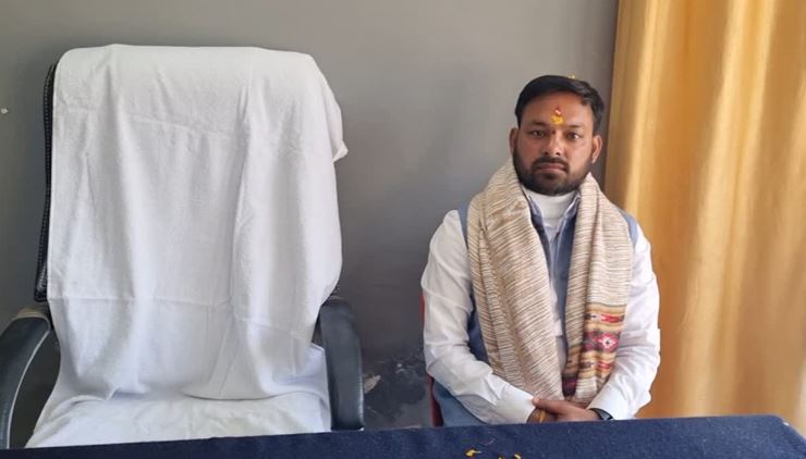 गैरसैंण के नवनिर्वाचित नगर पंचायत अध्यक्ष ने कुर्सी संभालने से किया इनकार, इस मांग पर अड़े भंडारी