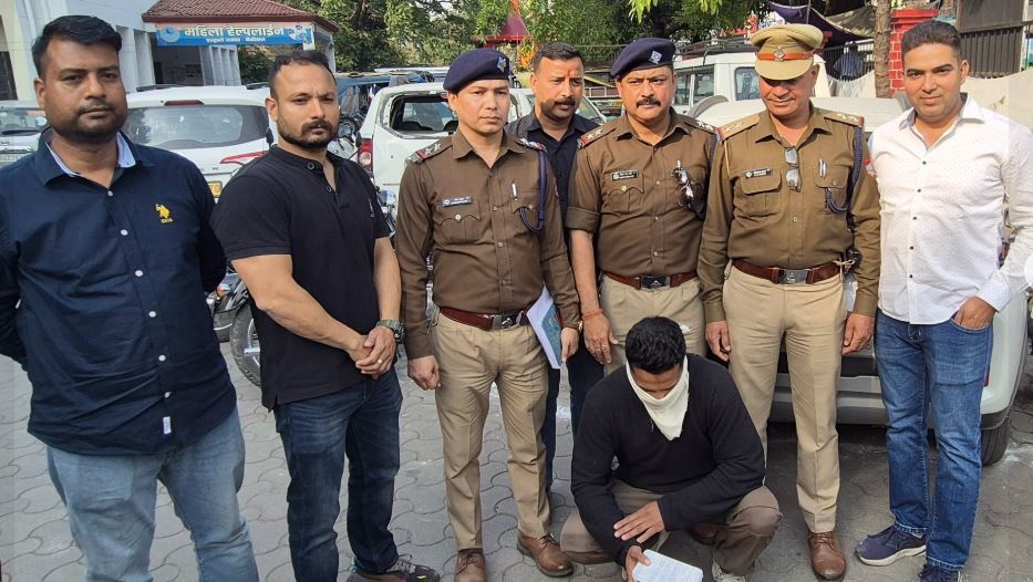 जजी कोर्ट के बाहर फायर झोंकने वाला आरोपी अरेस्ट, राजनीतिक रंजिश के चलते मारी थी गोली