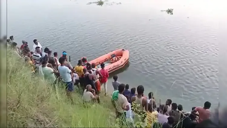 funeral-boat-sink-insharda-river 4 dead
