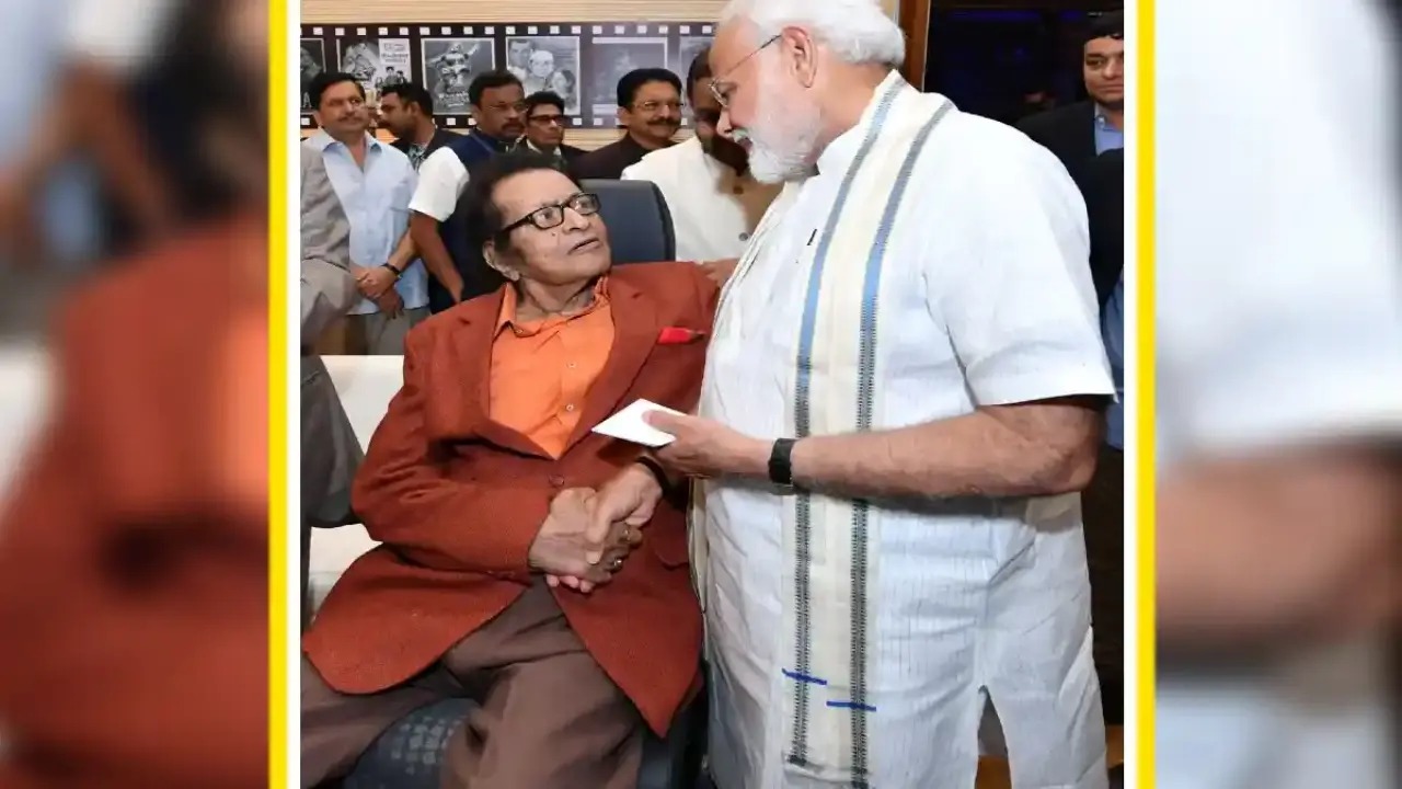 PM-Modi post on manoj kumar death