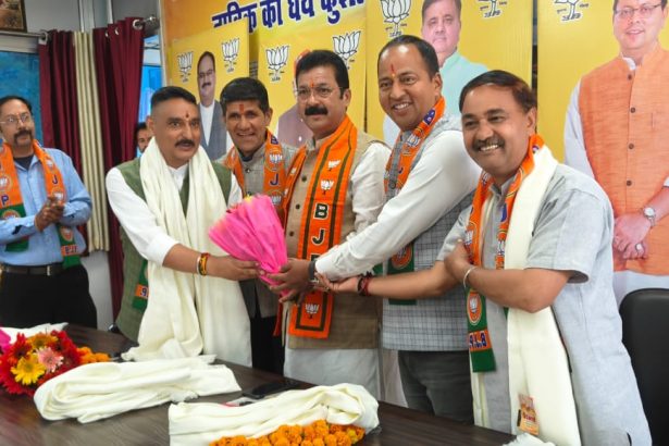भाजपा का संगठनात्मक अभियान जोरों पर, प्रदेश उपाध्यक्ष कैलाश शर्मा ने कार्यकर्ताओं के साथ किया जनसंपर्क