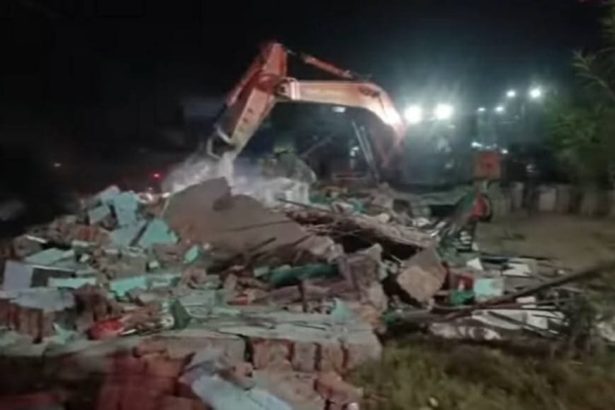 रुद्रपुर में रातों रात जमींदोज हुई अवैध मजार