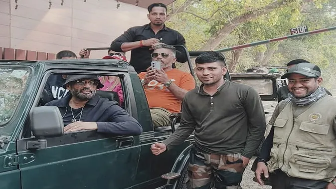 actor-sunil-shetty-enjoyed-jungle-safari-in-ramnagar-