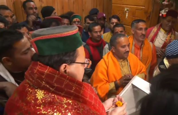 यमुनोत्री धाम पहुंचे सीएम धामी