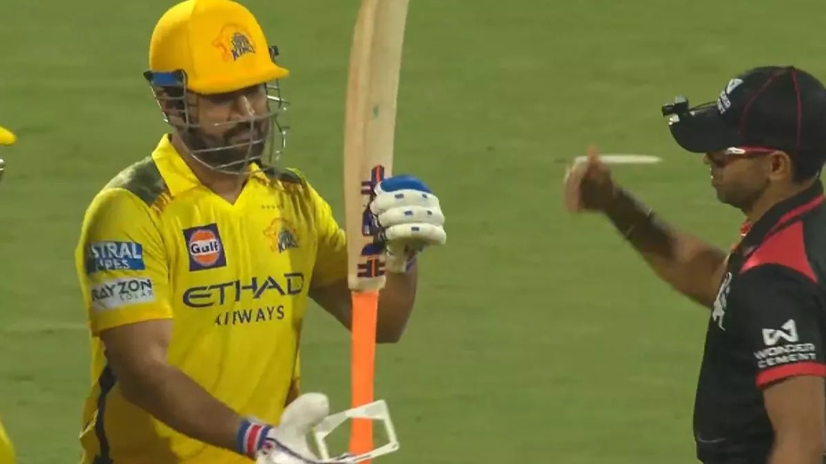ms_dhoni_bat_gauge_test