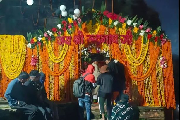 श्रद्धालुओं के लिए सुबह 4 बजे खुले रुद्रनाथ मंदिर के कपाट
