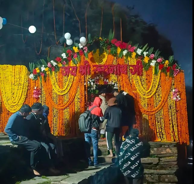 श्रद्धालुओं के लिए सुबह 4 बजे खुले रुद्रनाथ मंदिर के कपाट