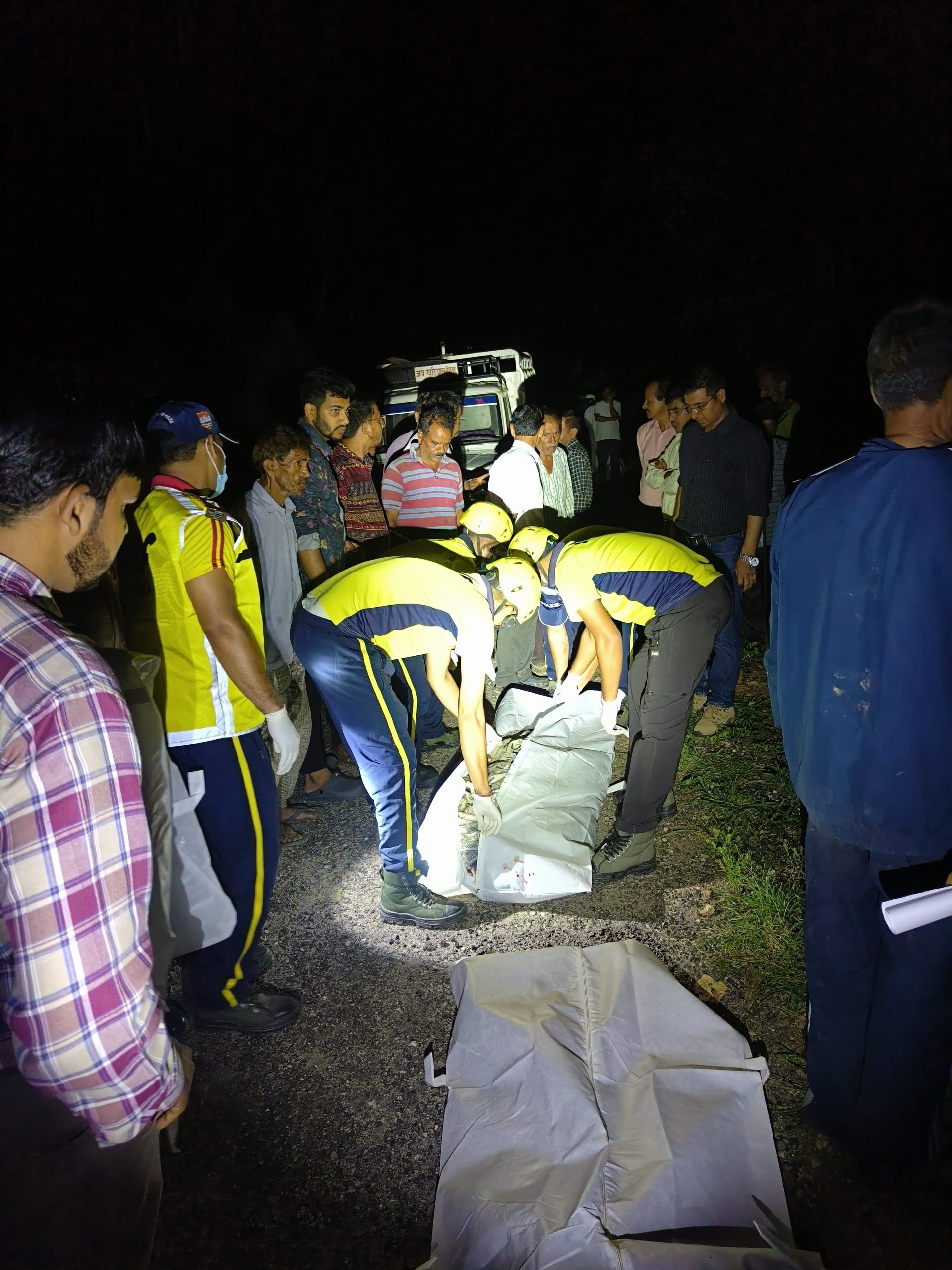 Car fell into a ditch in Tehri four people died