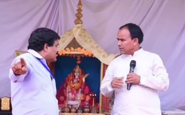 मंच पर मंत्री से सवाल पूछना टीचर को पड़ा भारी, शिक्षा विभाग ने भेजा नोटिस