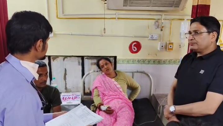 बारात का खाना खाने से बिगड़ी लोगों की तबियत 60 से अधिक लोगों को कराया अस्पताल में भर्ती