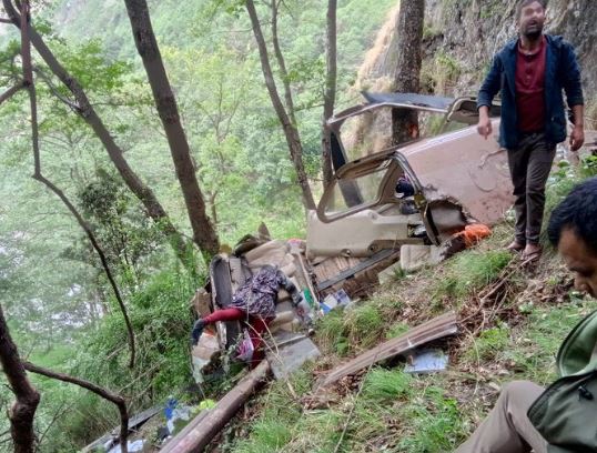 उत्तरकाशी में हेलीकॉप्टर क्रैश