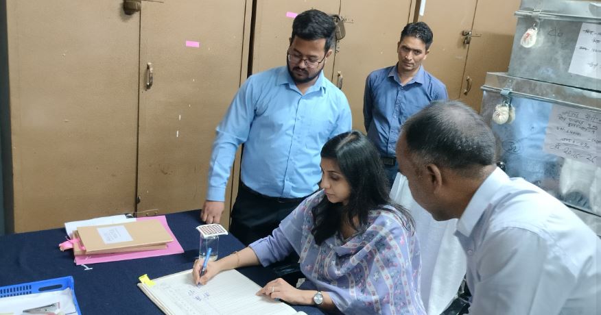 IAS swati bhadoria, pauri DM