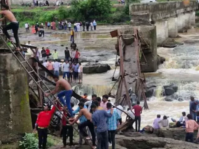 indrayani-river-pune-bridge-collapses