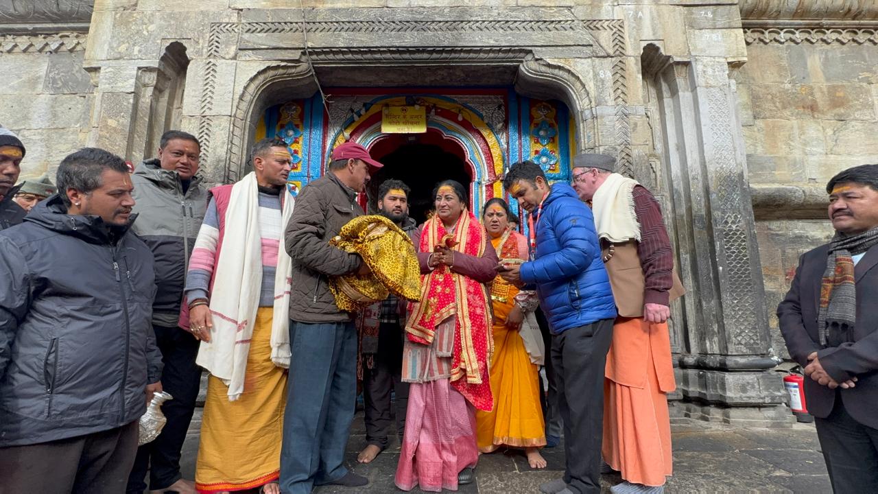 Delhi CM Rekha Gupta visited Kedarnath Badrinath Dham