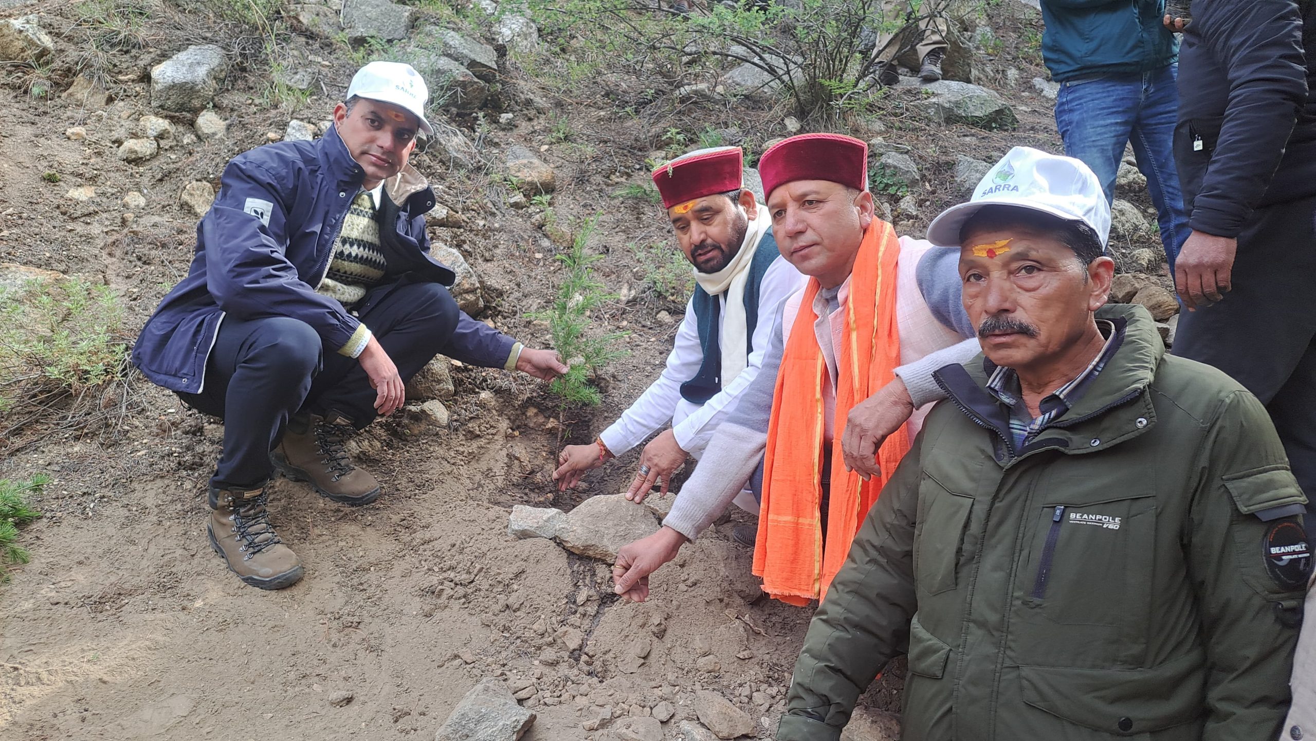 गंगोत्री धाम में विश्व पर्यावरण दिवस पर “इक पेड़ मां के नाम” अभियान, स्वच्छता का दिया गया संदेश