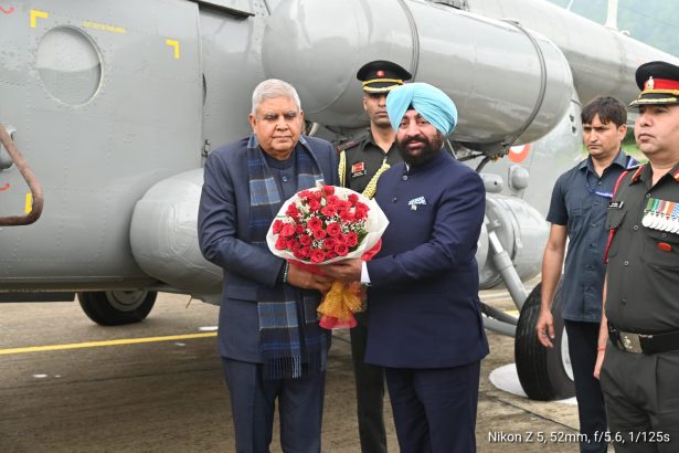 तीन दिवसीय दौरे पर उपराष्ट्रपति जगदीप धनखड़ : अचानक बिगड़ी तबीयत, राजभवन के लिए हुए रवाना